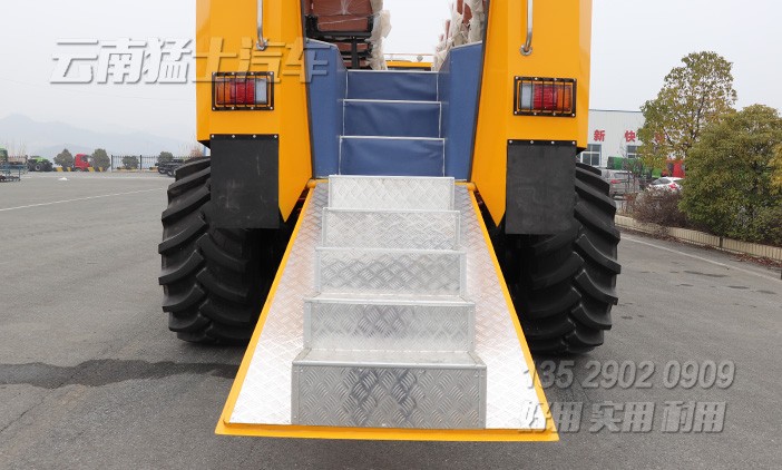 六驅沙漠越野車,大腳怪沙漠車,沙漠旅游觀光車,24座沙漠客車,沙漠沖浪車,新疆沙漠觀光車