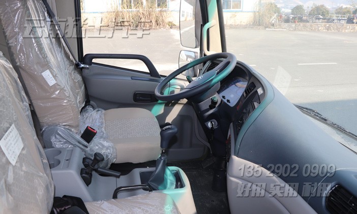 東風(fēng)運兵車,4*2東風(fēng)卡車,東風(fēng)天錦6噸卡車,東風(fēng)天錦運輸車,EQ1120GA,軍用越野卡車