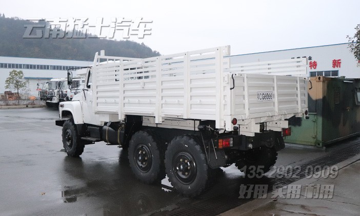 東風(fēng)六驅(qū)越野車(chē),東風(fēng)尖頭卡車(chē),四驅(qū)六驅(qū)長(zhǎng)頭卡車(chē),東風(fēng)卡車(chē)出口,EQ240,6*6越野運(yùn)輸車(chē)