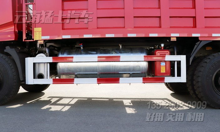 東風(fēng)天錦自卸車(chē),渣土運(yùn)輸車(chē),240馬力自卸,工地拉土方石方車(chē),自卸卡車(chē),16方自卸車(chē)