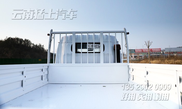 右舵卡車,雙排卡車,出口專用車定制,4*4右駕貨車,越野卡車,全驅車出口