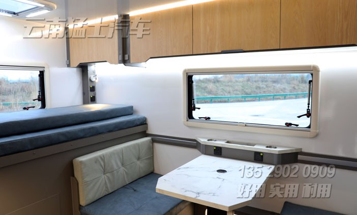 房車改裝,依維柯房車,四驅越野房車,家用自行式房車,一體式房車,戶外旅游房車