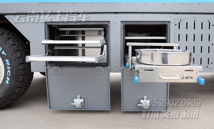 房車改裝,依維柯房車,四驅越野房車,家用自行式房車,一體式房車,戶外旅游房車