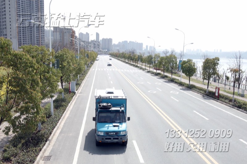 依維柯房車,四驅越野房車,自行式房車,房車露營,定制款房車,房車設計,房車改裝