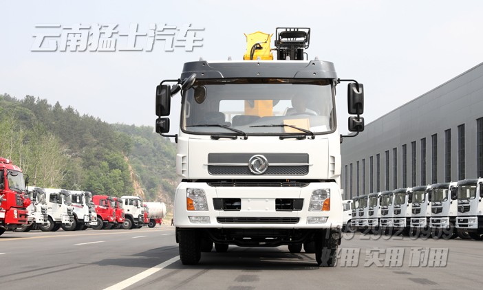 徐工10噸隨車吊,隨車吊改裝廠家,四節(jié)臂直臂吊,東風(fēng)底盤隨車吊,SQ10SK3Q隨車起重運輸車,10噸四節(jié)臂吊機