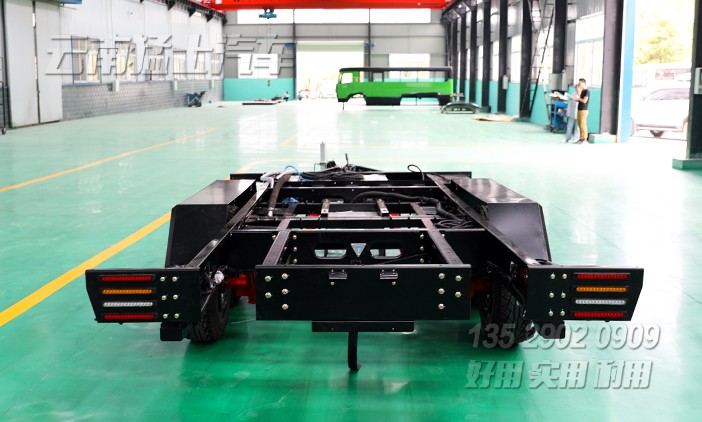 雙軸獨立懸掛,定制掛車底盤,拖掛房車底盤,拖掛房車廠家,房車設計,定制化房車