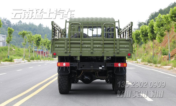 六驅(qū)平頭卡車,高性價比卡車,4米8貨箱卡車,越野型貨車,東風卡車銷售