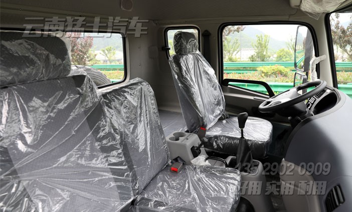 六驅(qū)平頭卡車,高性價比卡車,4米8貨箱卡車,越野型貨車,東風卡車銷售