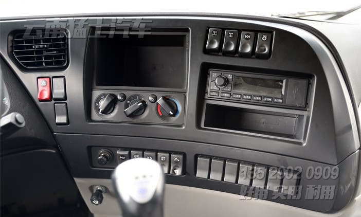 重型載貨卡車,物流運(yùn)輸車,東風(fēng)六驅(qū)卡車,340馬力越野車,5.8米貨箱貨車,6*6高墻板貨車,出口專用車,載15噸越野卡車