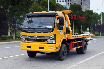 東風3噸清障救援車廠家_輕卡半落地直板應急救援車_帶拖車臂道路清障車