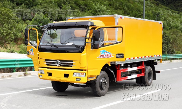 5噸廂式車,東風(fēng)輕卡,集裝箱貨車,4*2小型廂式運(yùn)輸車