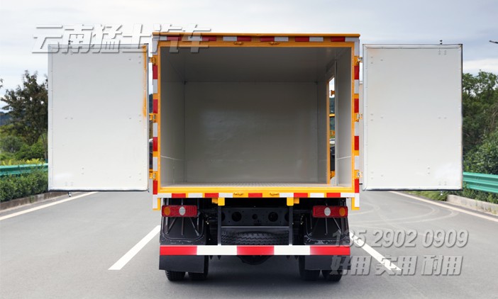 5噸廂式車,東風(fēng)輕卡,集裝箱貨車,4*2小型廂式運(yùn)輸車