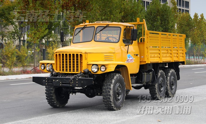 長鼻子卡車,雙擋風玻璃,越野運輸車,EQ240,東風經典6x6
