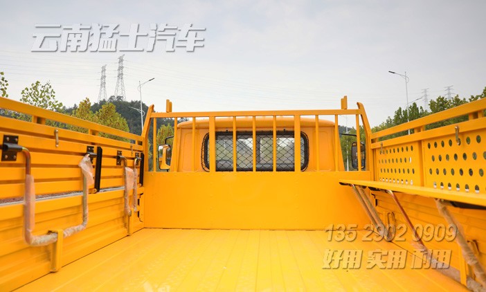 長鼻子卡車,雙擋風玻璃,越野運輸車,EQ240,東風經典6x6