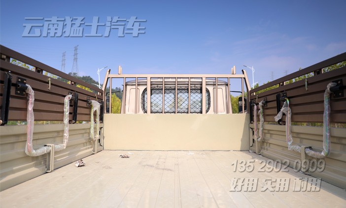 EQ2082,香檳色卡車(chē),東風(fēng)出口車(chē),東風(fēng)卡車(chē)廠家直銷,專用貨車(chē),東風(fēng)六驅(qū)