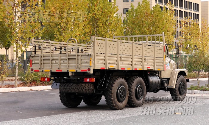 EQ245,EQ2100,東風(fēng)長(zhǎng)頭卡車(chē),6x6東風(fēng)卡車(chē),3.5噸運(yùn)輸車(chē)