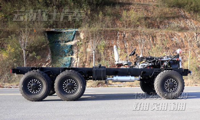 定制底盤,獨立懸架底盤,三類底盤,六驅(qū)越野底盤,防護型底盤,半成品越野車