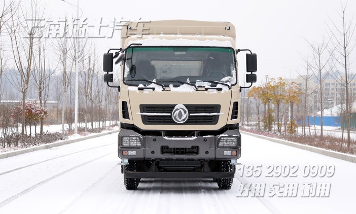 圍欄畜牧車,果蔬運(yùn)輸車,12米重型貨車,420馬力倉柵車,四橋卡車,東風(fēng)后八輪