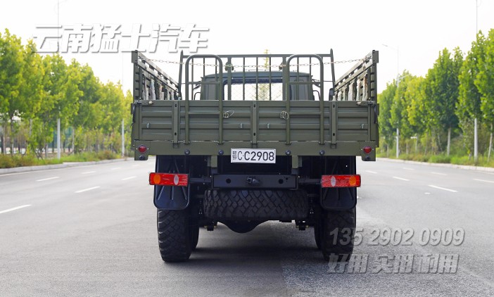 全驅(qū)卡車,多功能越野運(yùn)輸車,6*6東風(fēng)卡車,帶絞盤(pán)卡車,EQ2100E6D,六驅(qū)運(yùn)輸車