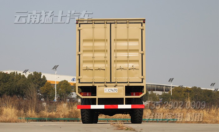 EQ2100越野廂卡,東風(fēng)6*6廂式車(chē),六驅(qū)尖頭卡車(chē),多用途越野專(zhuān)用車(chē),戶(hù)外移動(dòng)辦公車(chē),移動(dòng)方艙車(chē),野外露營(yíng)車(chē),瓦楞板廂式車(chē)