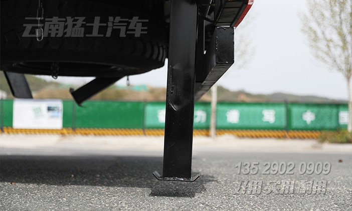 平板挖機車,挖掘機運輸車,挖機托運平板車,鉤機板,液壓爬梯車