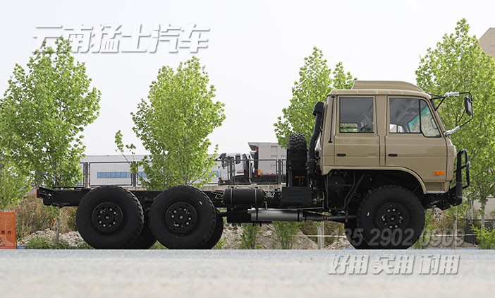 東風(fēng)EQ2102NJ,六驅(qū)越野卡車底盤,越野專用車底盤,東風(fēng)153高配,210馬力雙排卡車,輪胎充放氣,后置絞盤