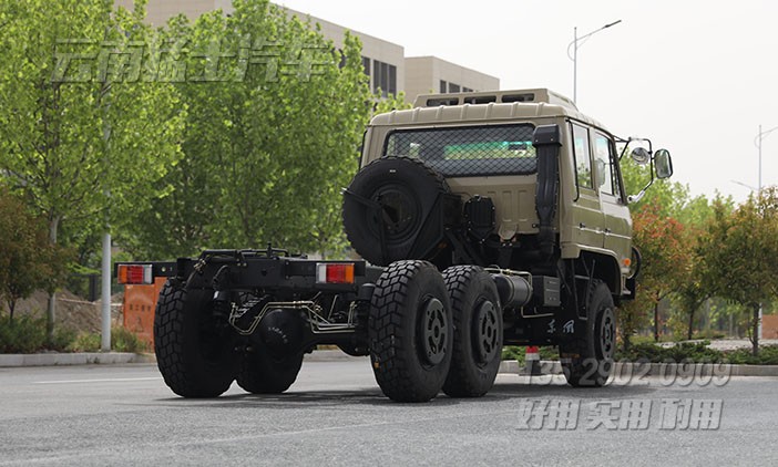 東風(fēng)EQ2102NJ,六驅(qū)越野卡車底盤,越野專用車底盤,東風(fēng)153高配,210馬力雙排卡車,輪胎充放氣,后置絞盤