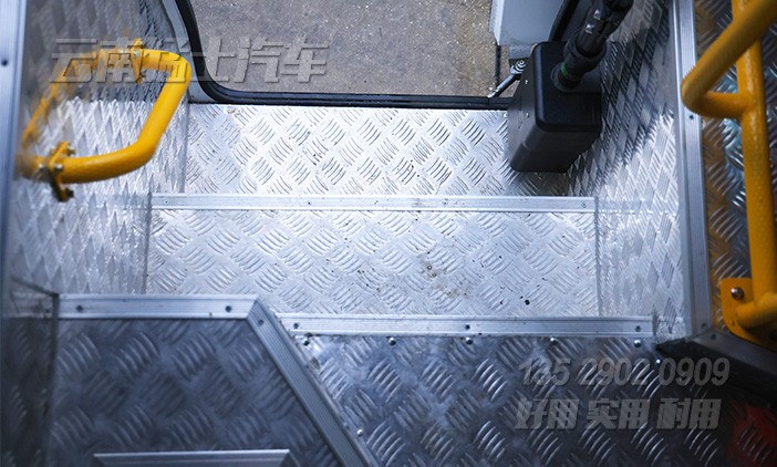 四驅客車,越野客車,23座客車,村村通,礦區通勤車,高底盤客車,觀光車